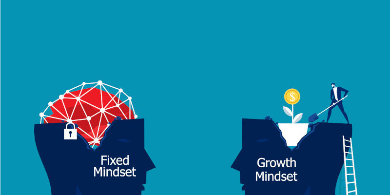 Illustration of fixed mindset vs growth mindset concept featuring two heads